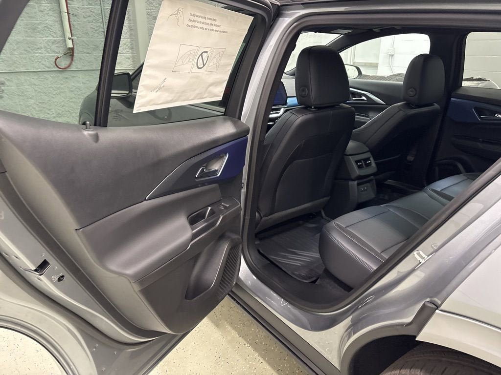 New 2026 Chevrolet Equinox EV LT w/ Convenience Package II AWD/4WD image 28