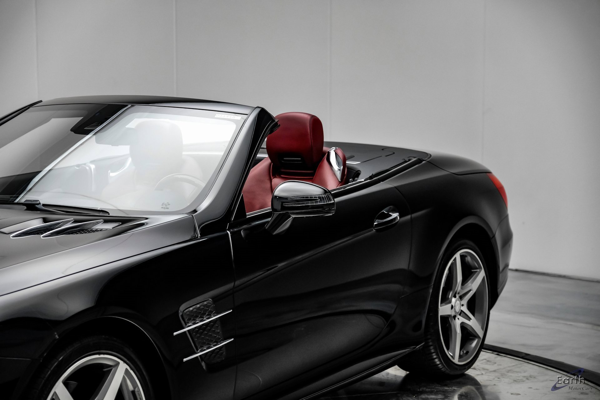 Used 2017 Mercedes-Benz SL 550 image 30