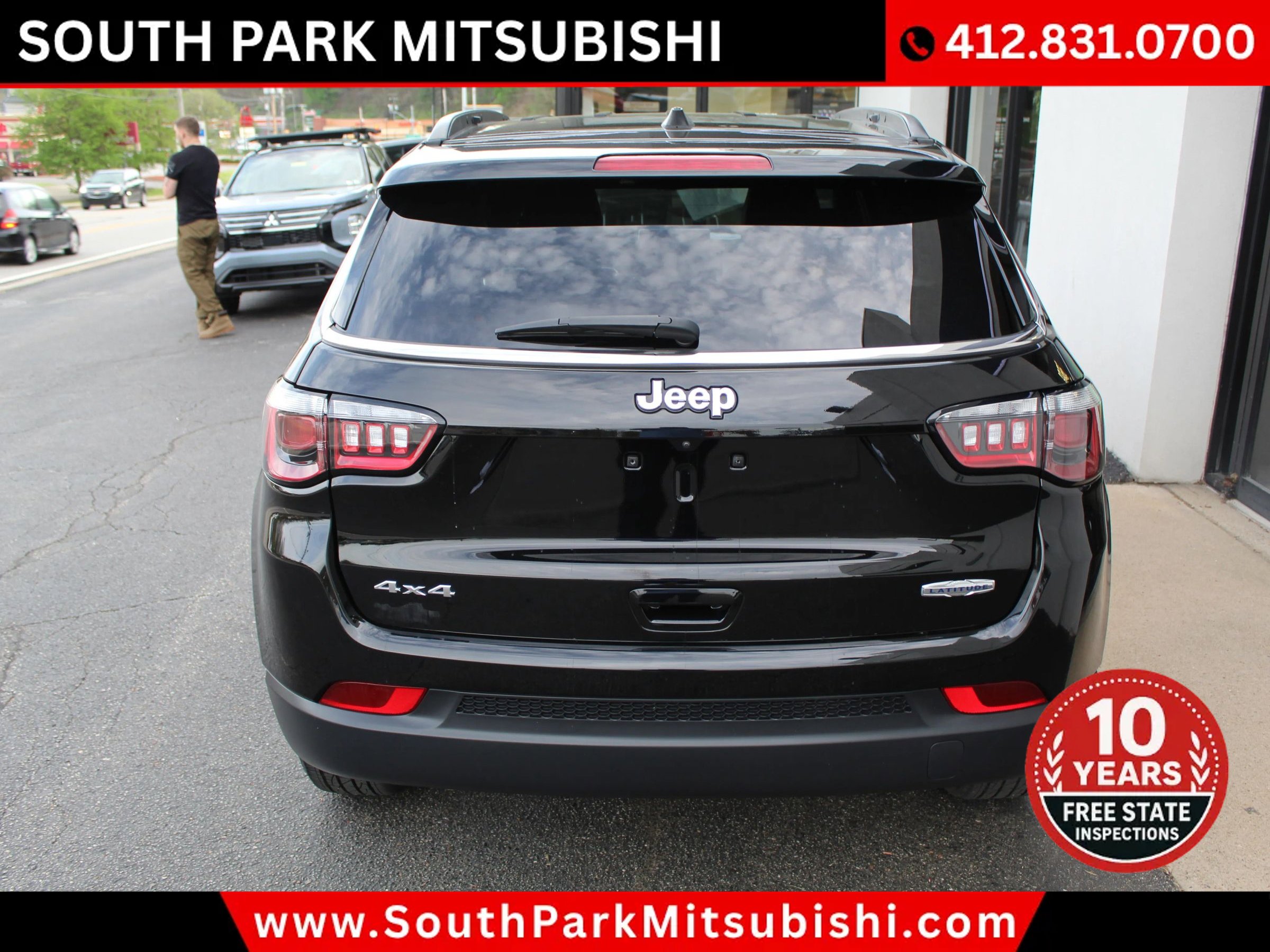 Used 2024 Jeep Compass Latitude w/ Convenience Group AWD/4WD image 9