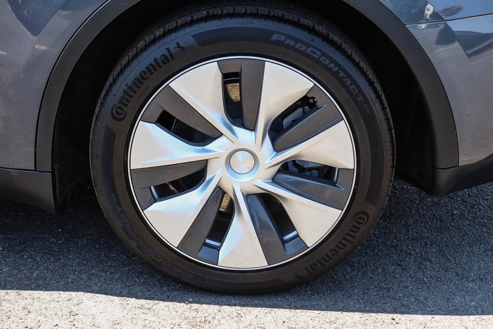 Used 2023 Tesla Model Y Long Range AWD/4WD image 13