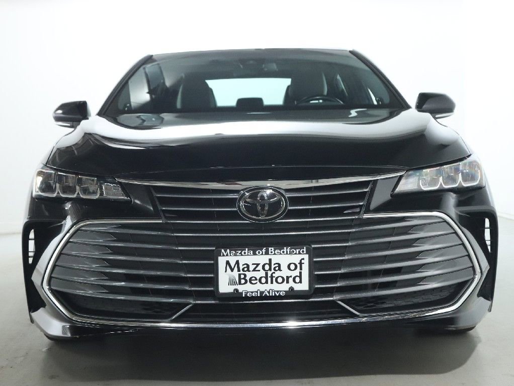 Used 2019 Toyota Avalon XLE w/ Moonroof Package image 5
