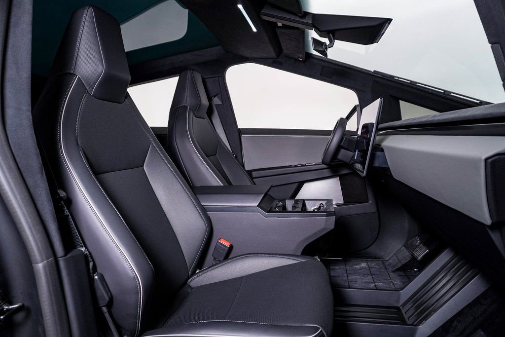 Used 2024 Tesla Cybertruck Cyberbeast image 15