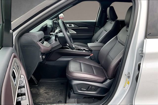 New 2026 Ford Explorer Platinum image 9