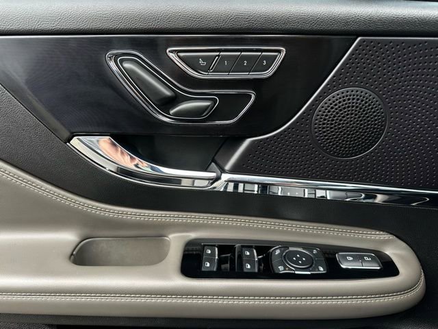 Used 2023 Lincoln Corsair AWD w/ Equipment Group 101A image 13