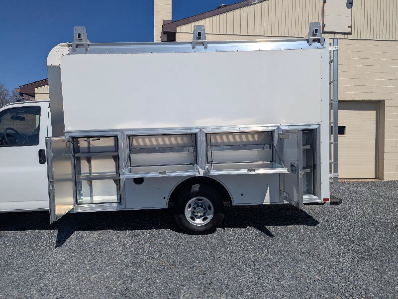 Used 2025 Chevrolet Express 3500 w/ Power Convenience Package RWD image 4