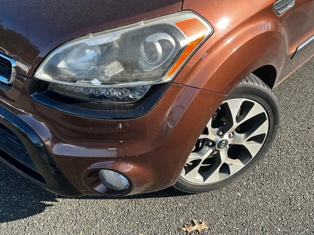 Used 2012 Kia Soul ! w/ Red Rock Special Edition Pkg image 2
