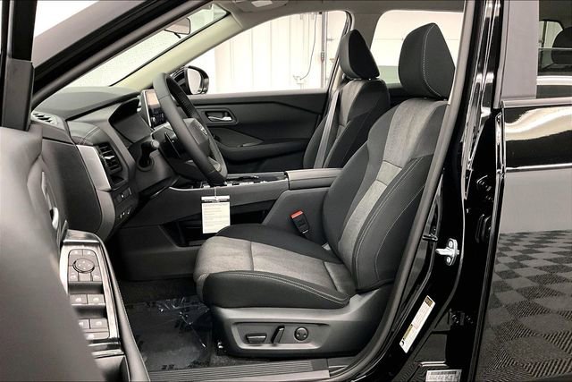 New 2026 Nissan Rogue SV FWD image 10