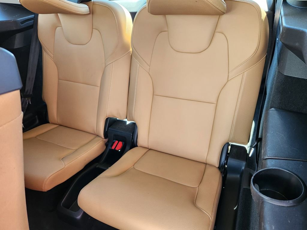 Used 2016 Volvo XC90 T6 Momentum w/ Momentum Plus Package AWD/4WD image 33