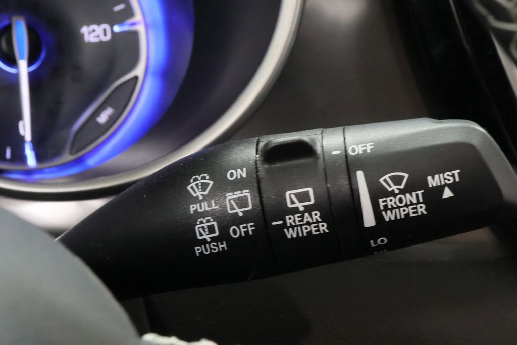 Used 2026 Chrysler Pacifica Select FWD image 17