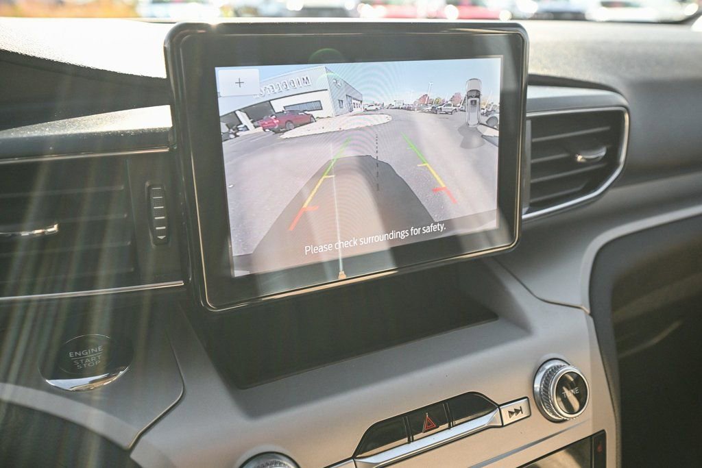 Certified 2023 Ford Explorer XLT w/ Equipment Group 202A image 40