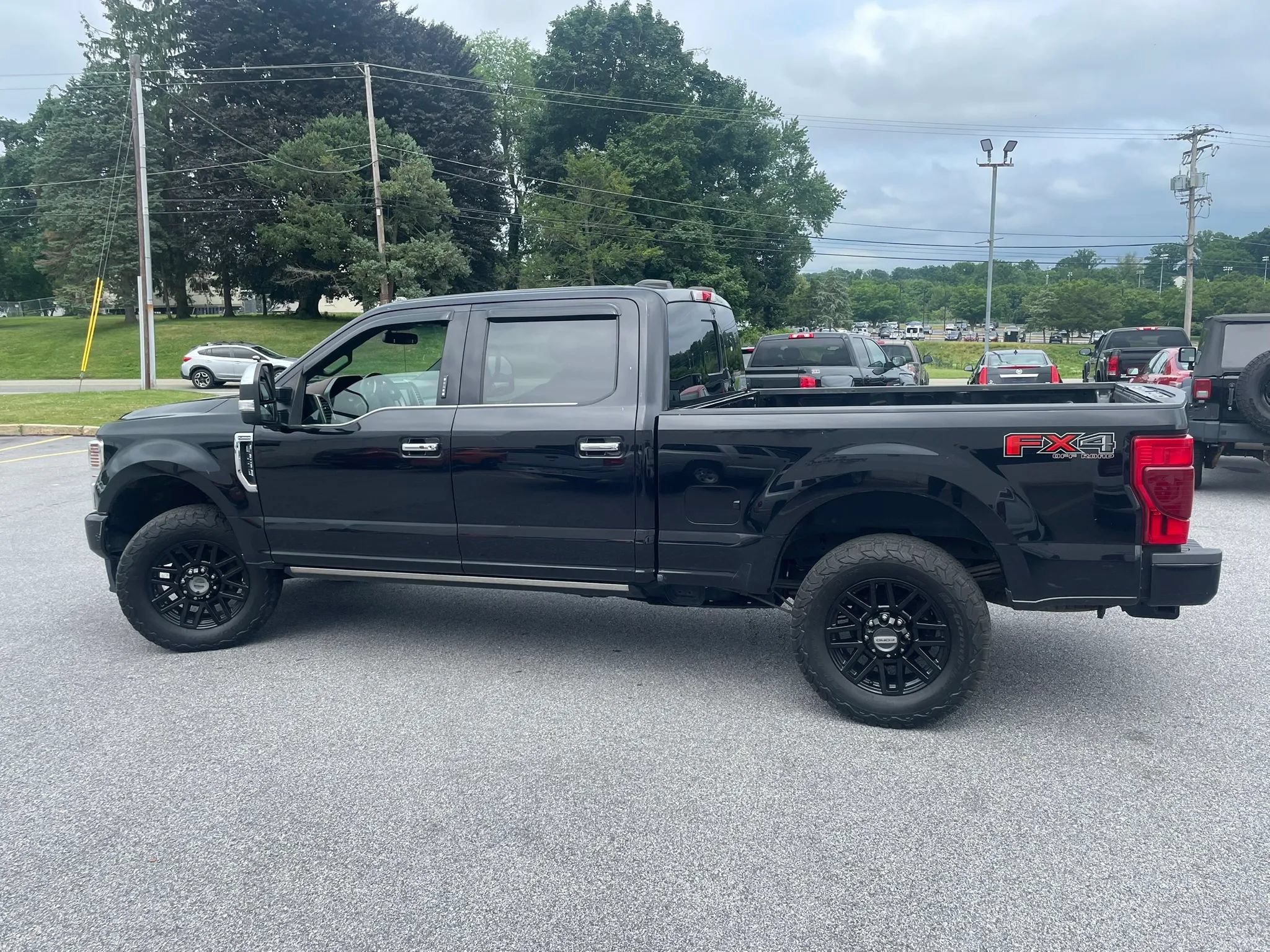 Used 2020 Ford F250 Platinum w/ FX4 Off-Road Package AWD/4WD image 5