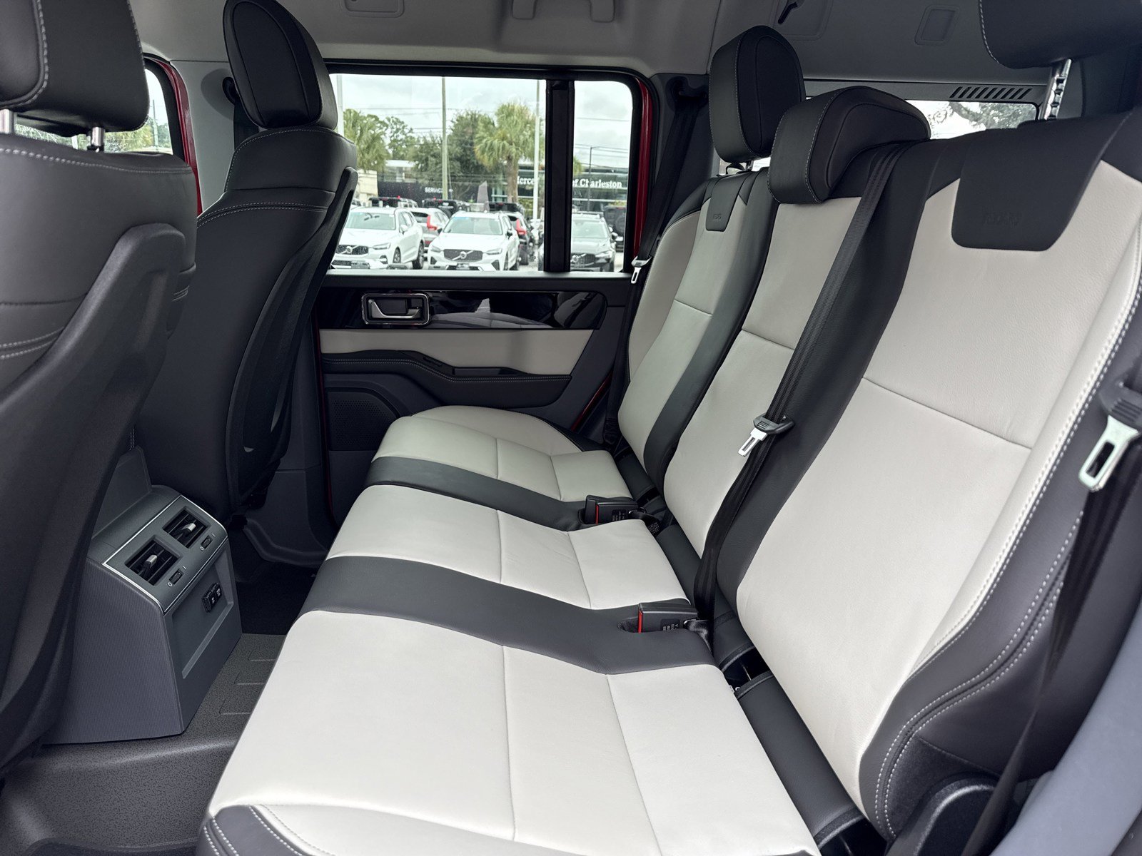 Used 2025 INEOS Grenadier Station Wagon AWD/4WD image 23