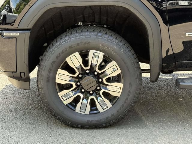 New 2026 GMC Sierra 3500 Denali w/ Denali Reserve Package AWD/4WD image 8