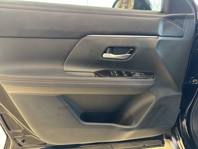 Used 2025 Nissan Kicks SR image 14