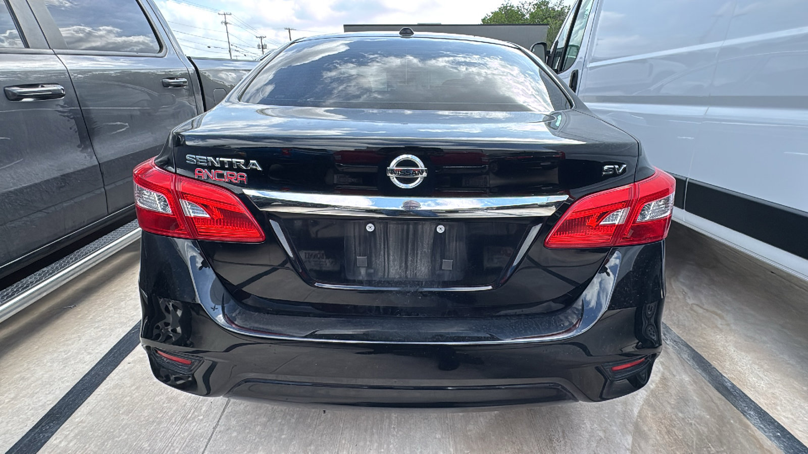 Used 2018 Nissan Sentra SV w/ Premium Package (P01) image 5