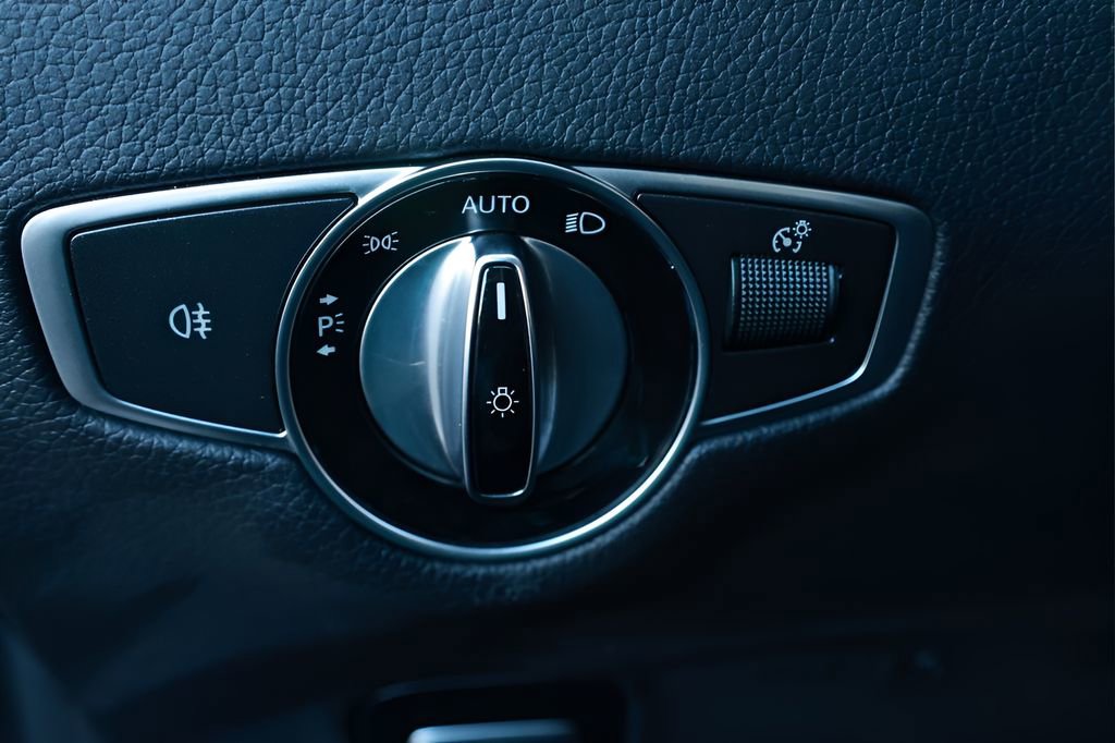 Used 2020 Mercedes-Benz E 450 Coupe w/ AMG Line image 21