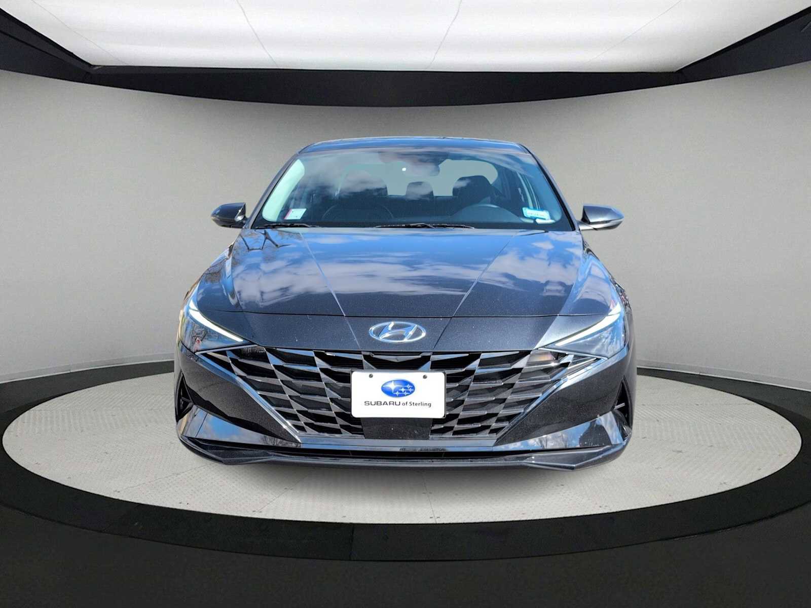 Used 2023 Hyundai Elantra Limited image 3