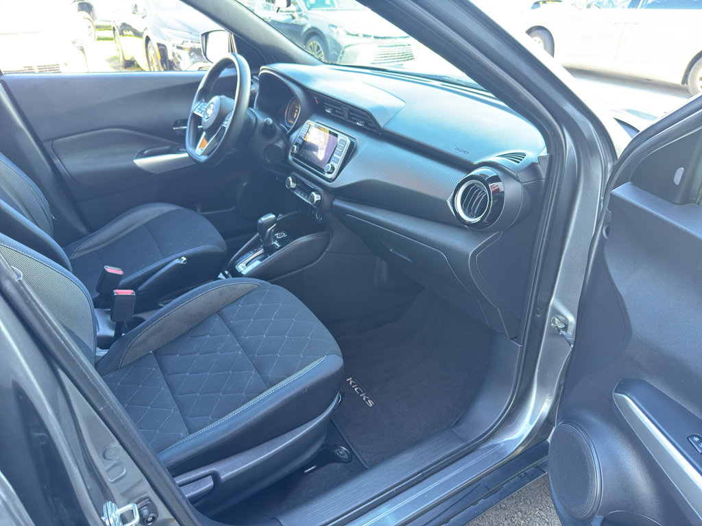 Used 2018 Nissan Kicks SV image 20