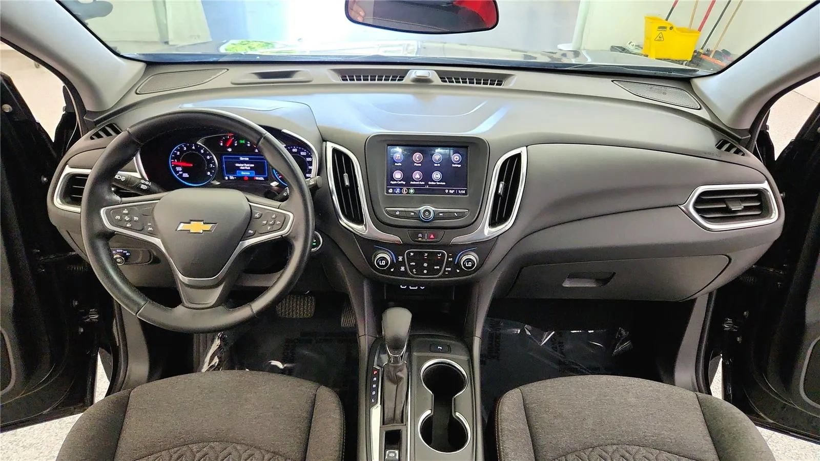 Used 2023 Chevrolet Equinox LT FWD image 34