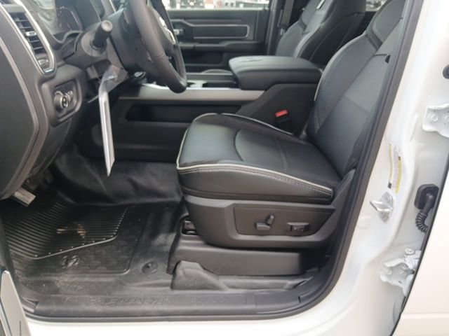 New 2026 RAM 4500 Laramie w/ Laramie Trim Package image 32