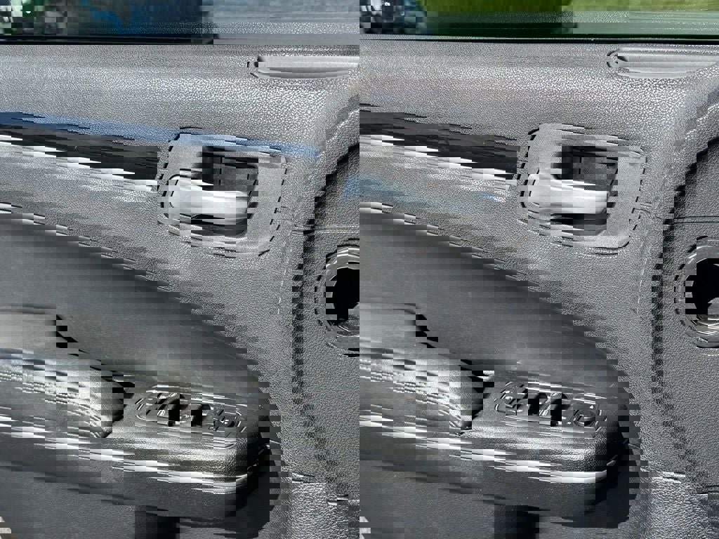 Used 2020 Chrysler 300 S w/ 300S Premium Group image 17