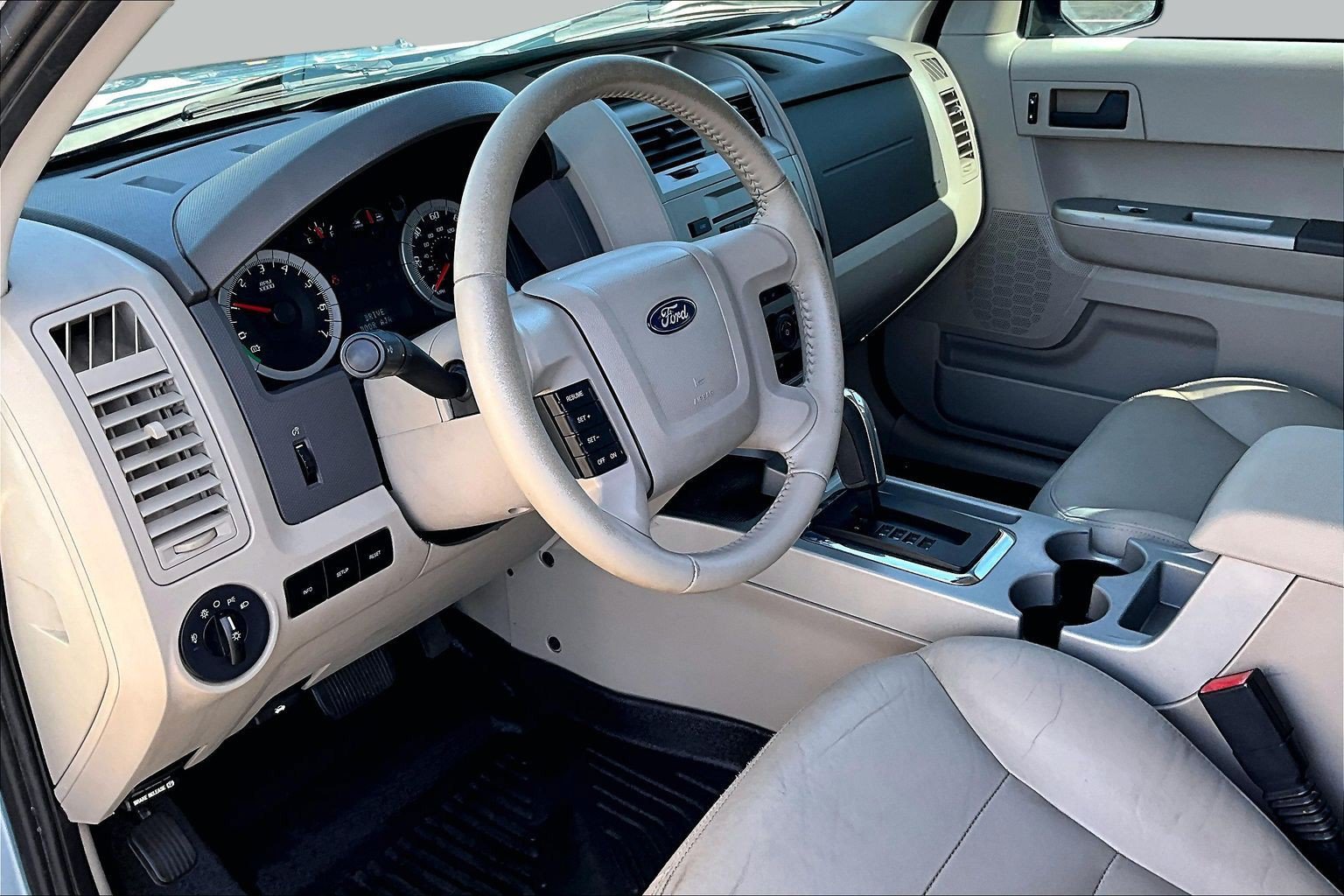 Used 2008 Ford Escape 2WD Hybrid image 12
