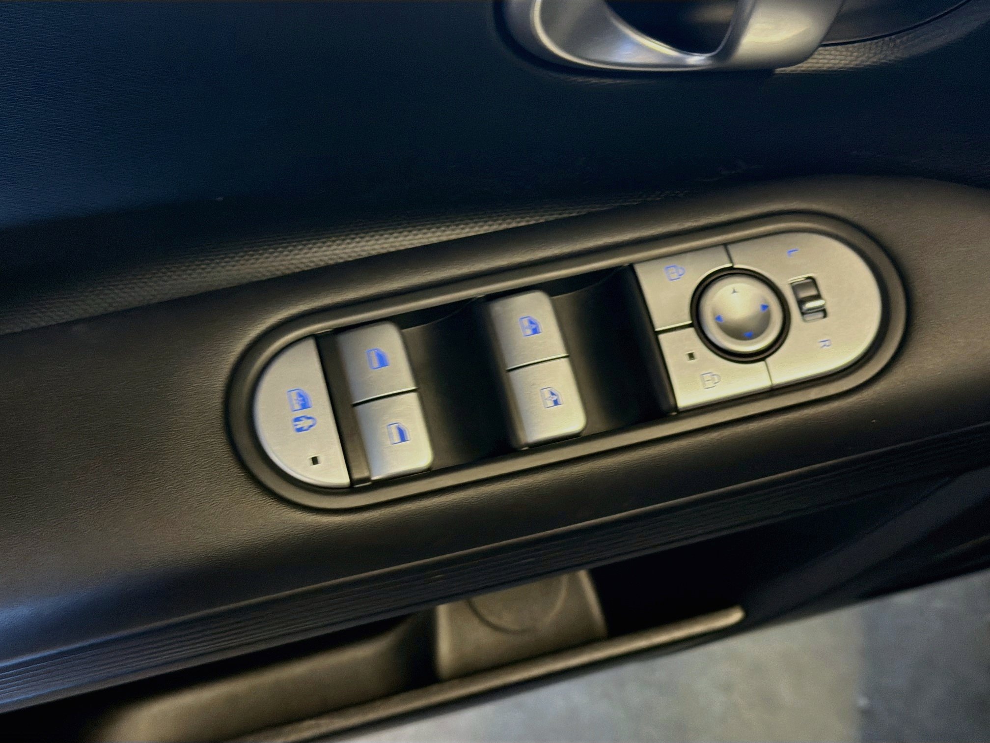 Used 2024 Hyundai Ioniq 5 SEL AWD/4WD image 15