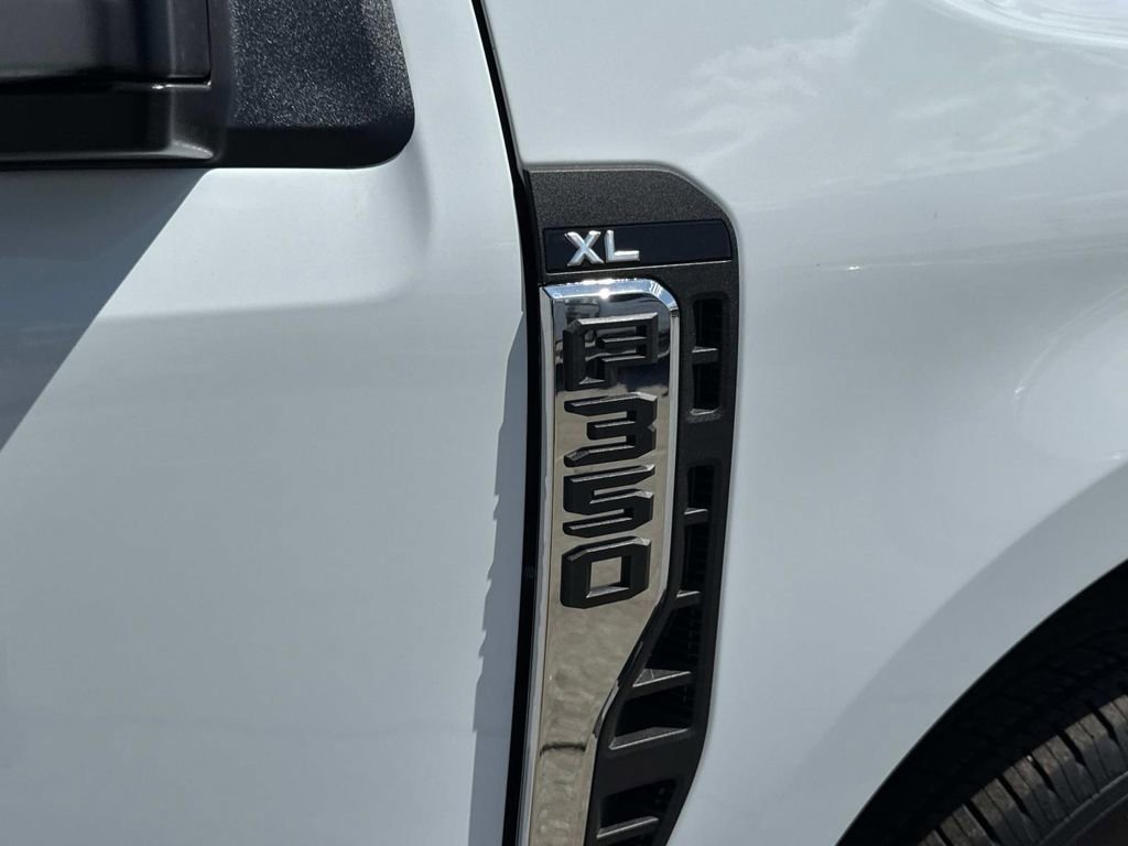New 2025 Ford F350 XL w/ XL Chrome Package image 17