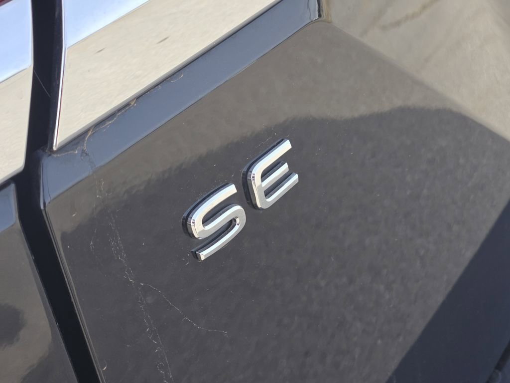 Used 2024 Volkswagen Atlas SE image 12