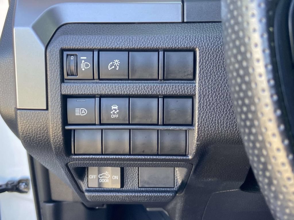 Used 2024 Toyota Tacoma SR5 AWD/4WD image 25