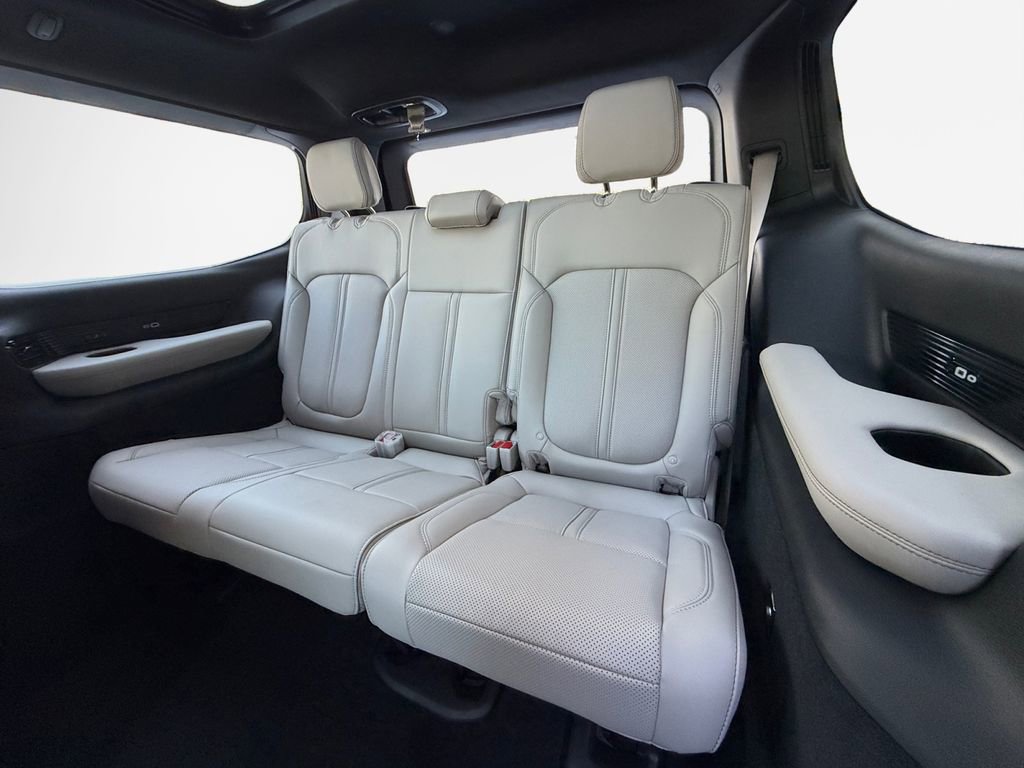 New 2026 Jeep Grand Wagoneer Summit image 28