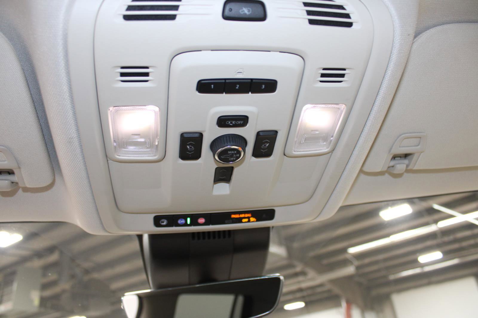 Used 2024 GMC Yukon XL Denali w/ Advanced Technology Package image 42