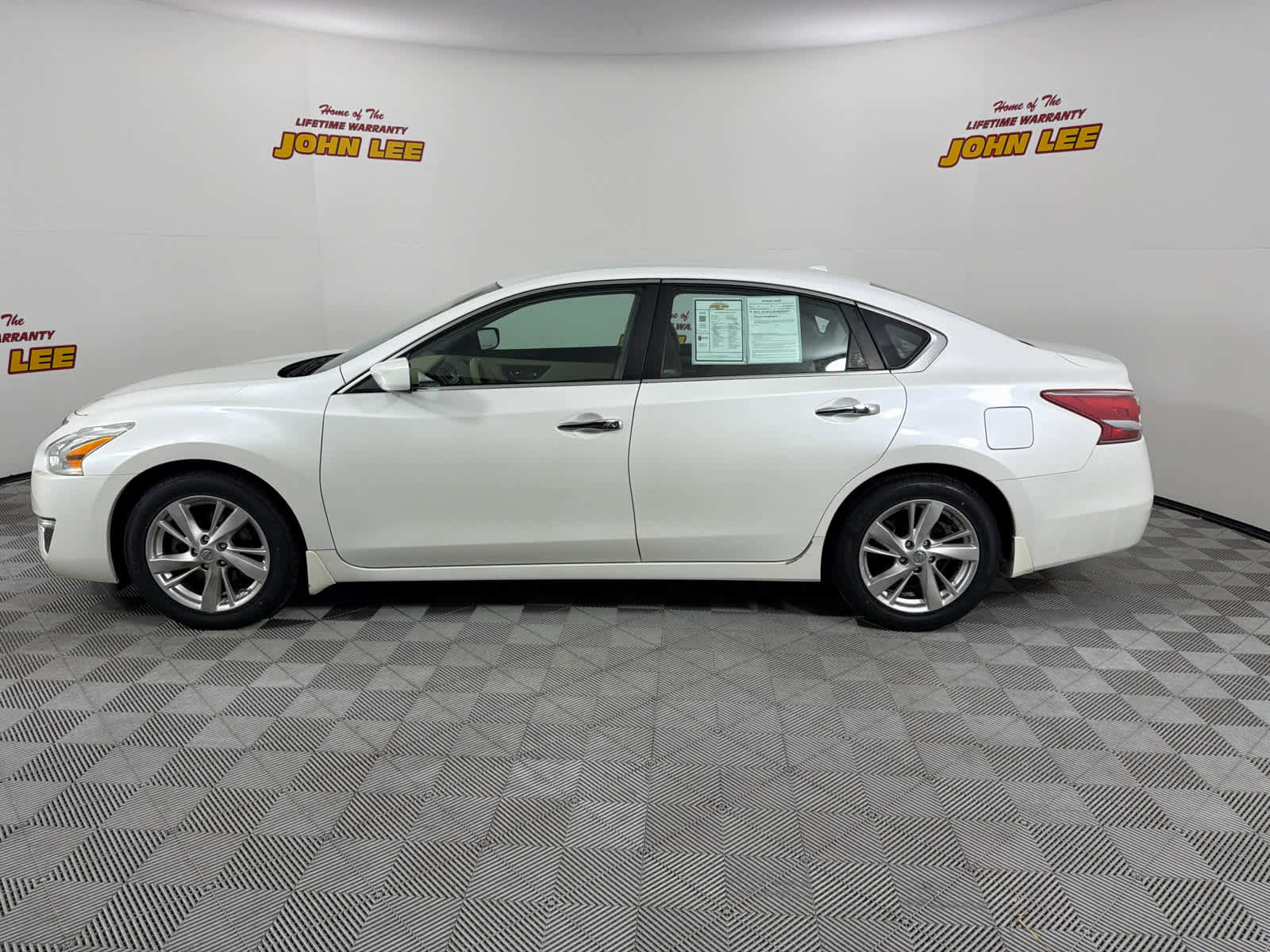 Used 2013 Nissan Altima 2.5 SV FWD image 2