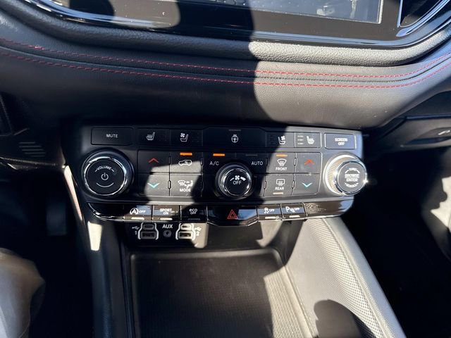 Used 2024 Dodge Durango GT image 31