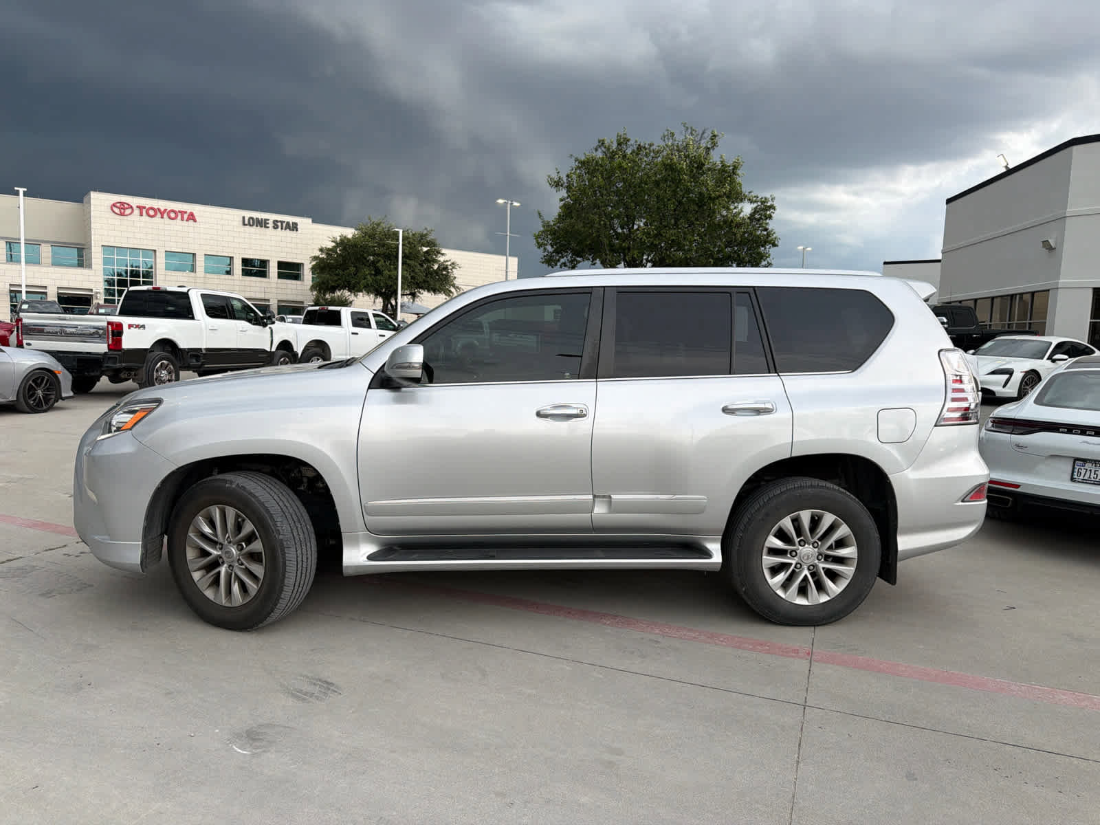 Used 2018 Lexus GX 460 Premium w/ Premium Package AWD/4WD image 2