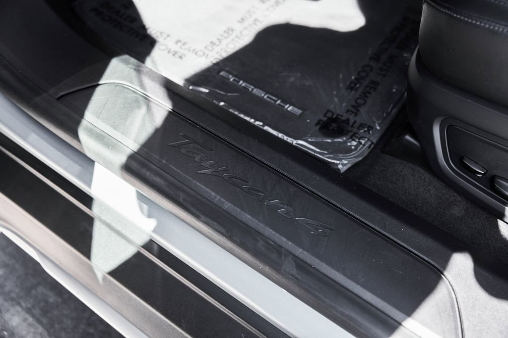 Used 2022 Porsche Taycan 4 Cross Turismo image 36