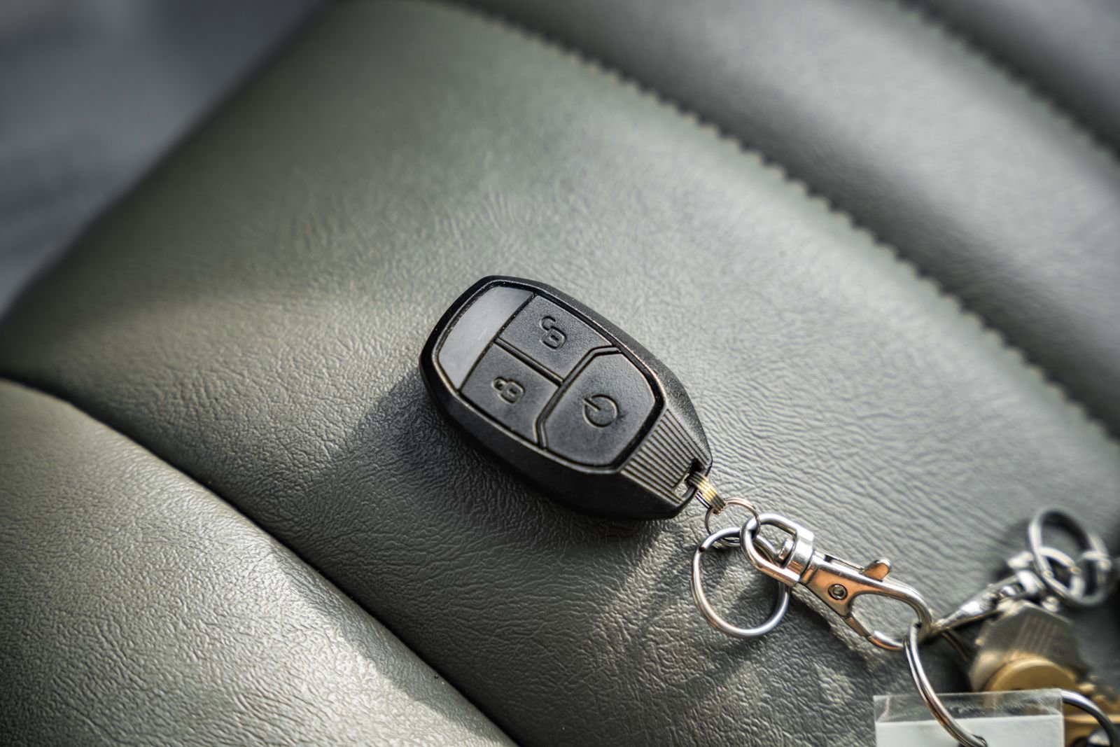 Used 2018 Chevrolet Express 3500 w/ Driver Convenience Package image 42