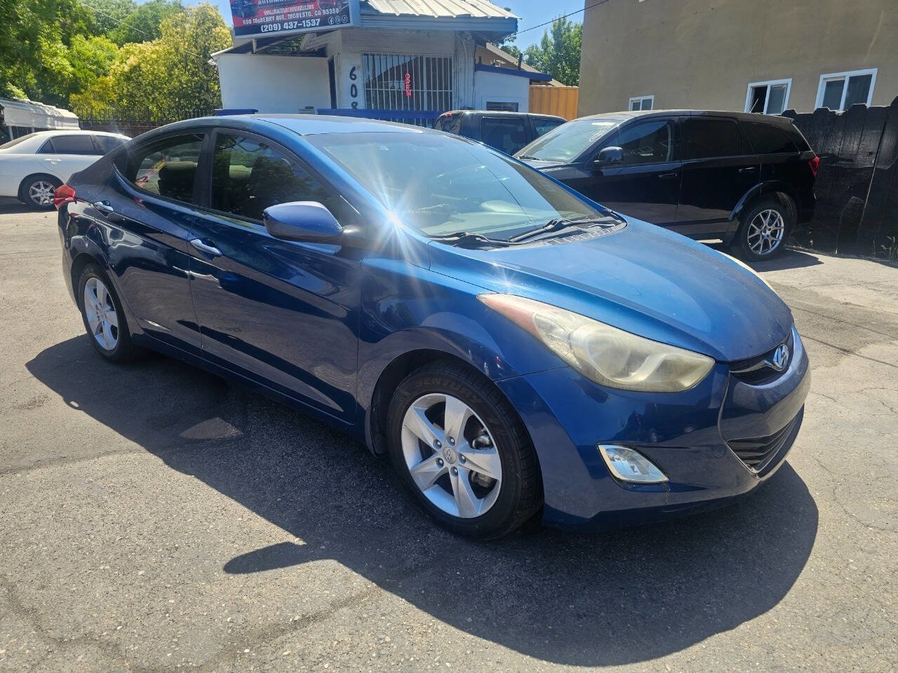 Used 2013 Hyundai Elantra GLS w/ Preferred Pkg image 2
