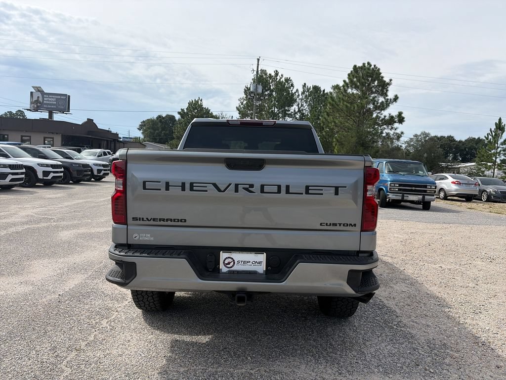 Used 2026 Chevrolet Silverado 1500 Custom w/ Turbomax Blackout Package AWD/4WD image 5