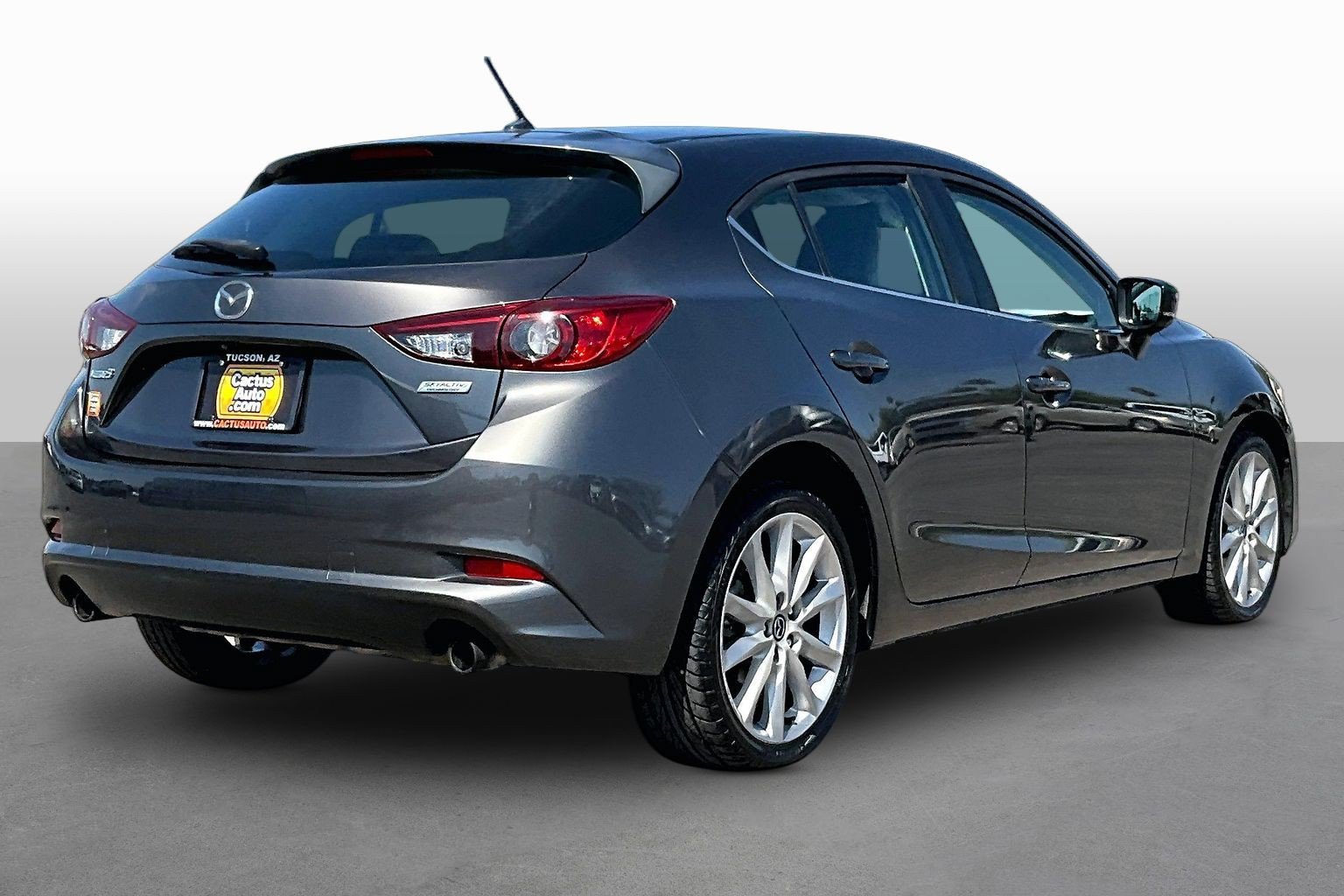 Used 2017 MAZDA MAZDA3 Touring FWD image 2