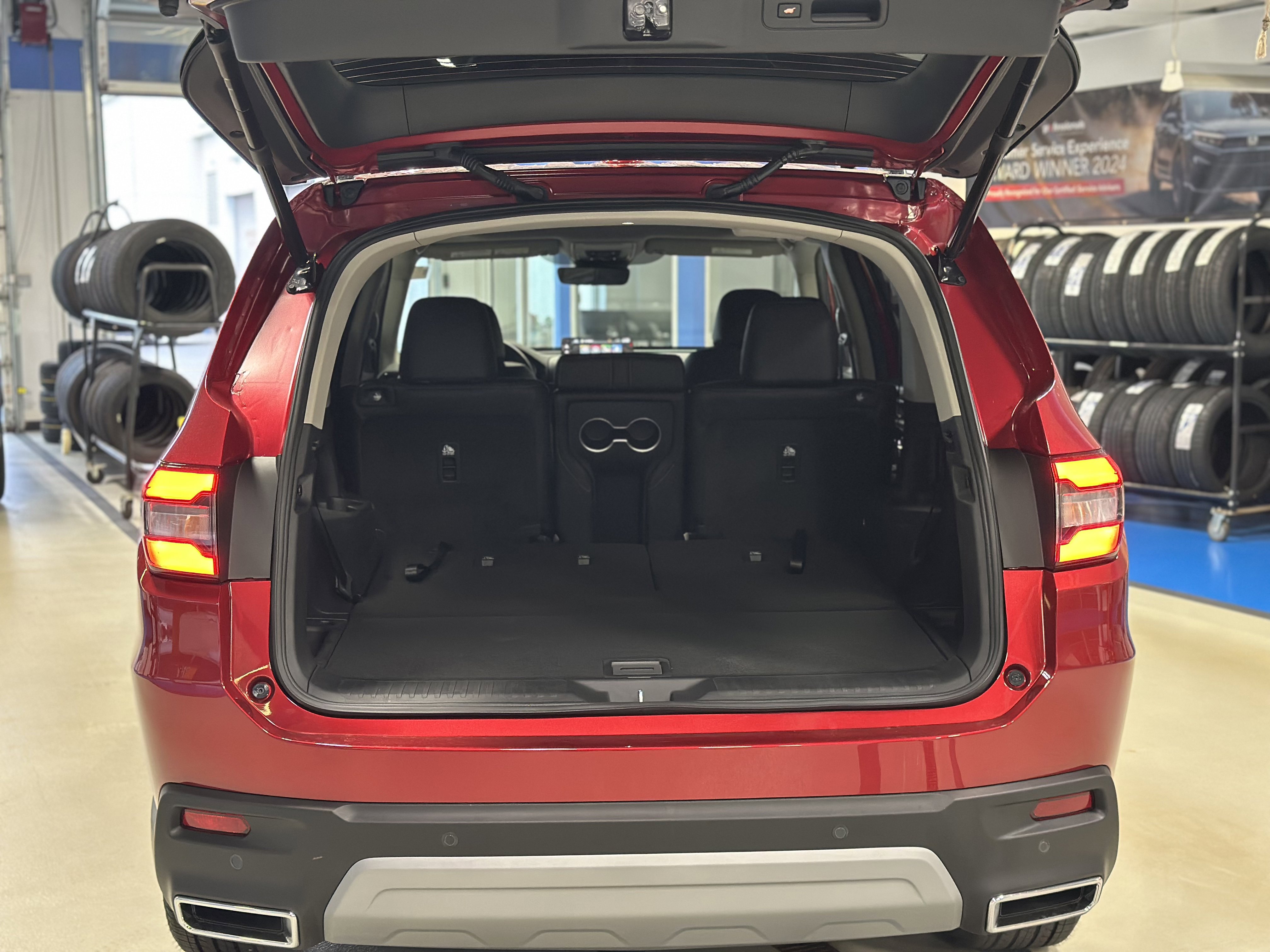 New 2025 Honda Pilot Touring image 6