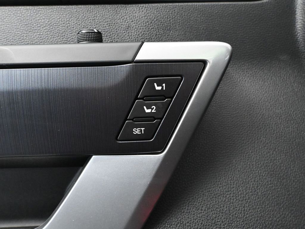 Used 2022 Toyota Tundra Platinum image 19