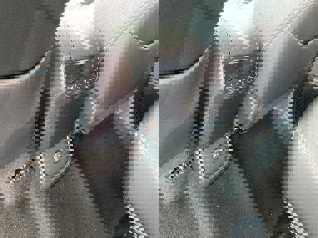 Used 2024 Toyota Highlander XLE image 14