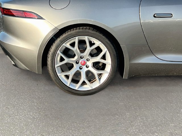 Used 2018 Jaguar F-TYPE Coupe RWD image 26