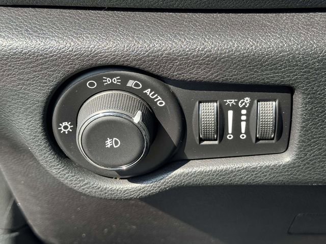 Used 2020 Chrysler Pacifica Touring-L Plus image 10