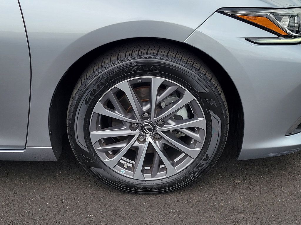 Used 2022 Lexus ES 350 w/ Accessory Package FWD image 5