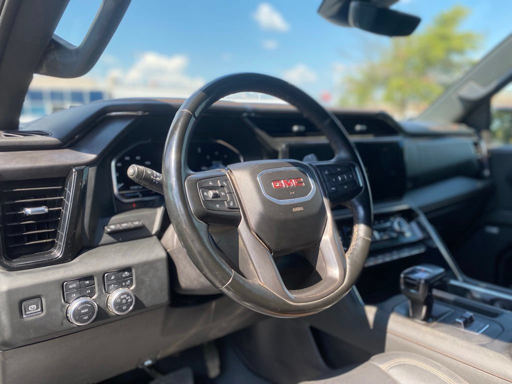 Used 2024 GMC Sierra 1500 AT4 w/ Technology Package AWD/4WD image 12