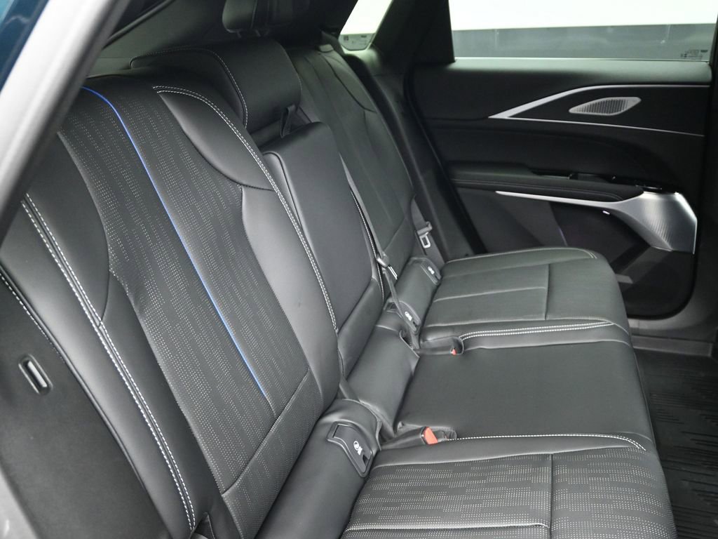 New 2026 Cadillac Lyriq Premium Luxury image 18