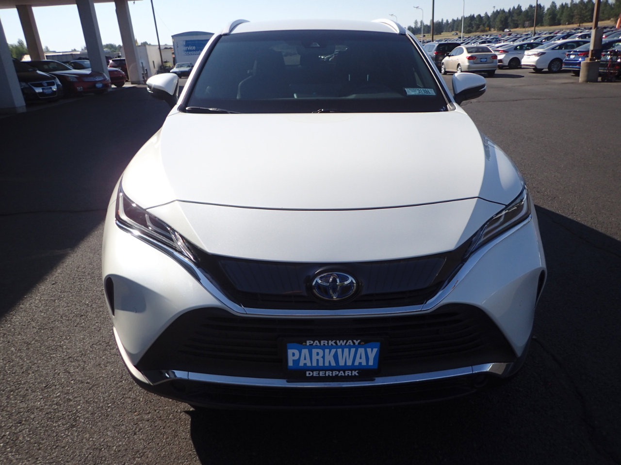 Used 2021 Toyota Venza XLE image 8