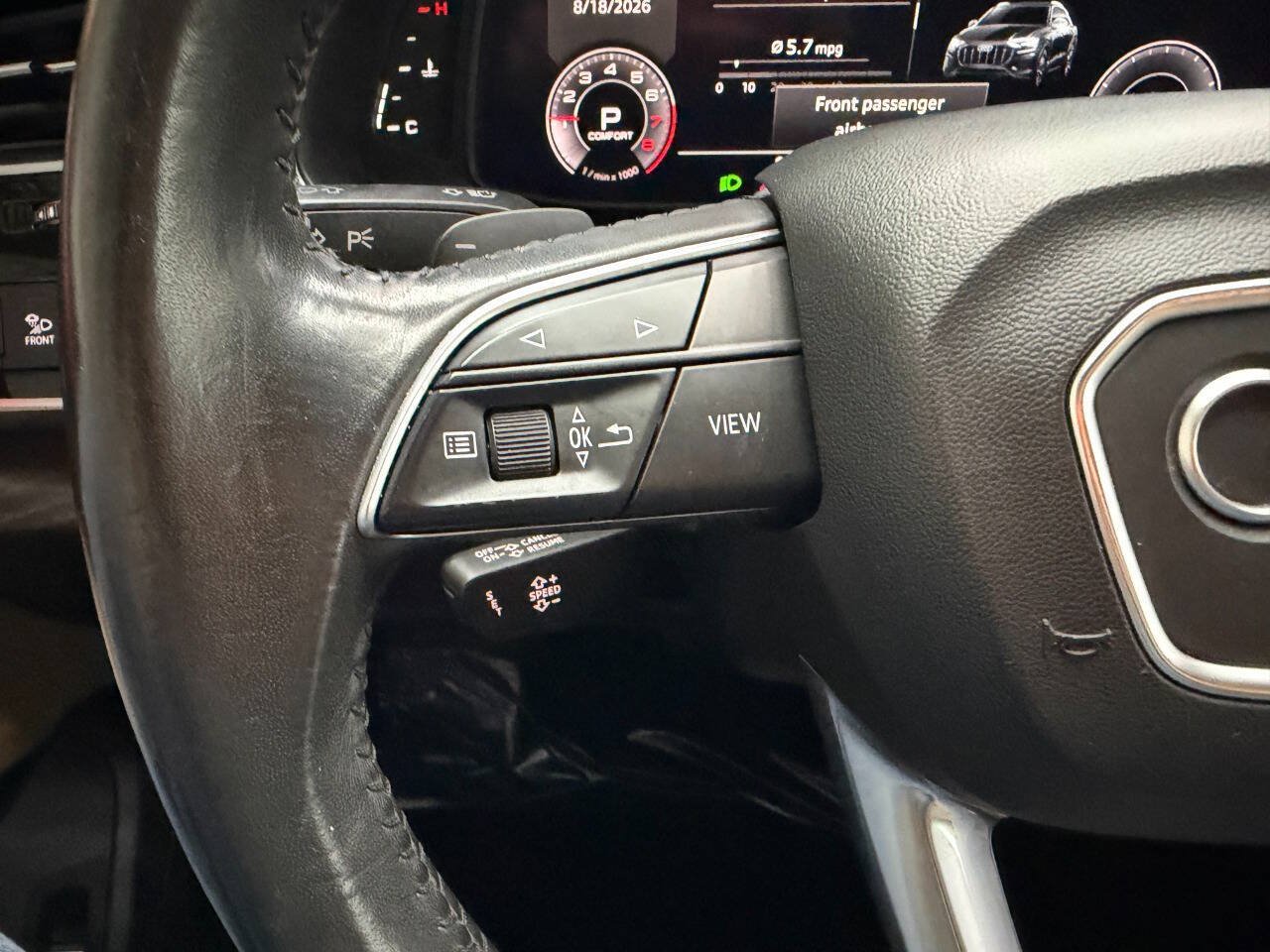 Used 2019 Audi Q8 Premium Plus w/ Premium Plus AWD/4WD image 23